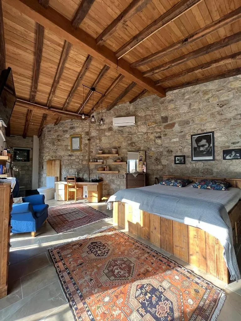 Homestay Tas Ev Apartment Karaburun